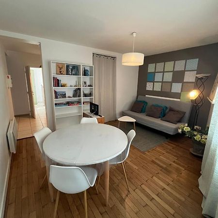 Tours à portée de main Extérieur photo