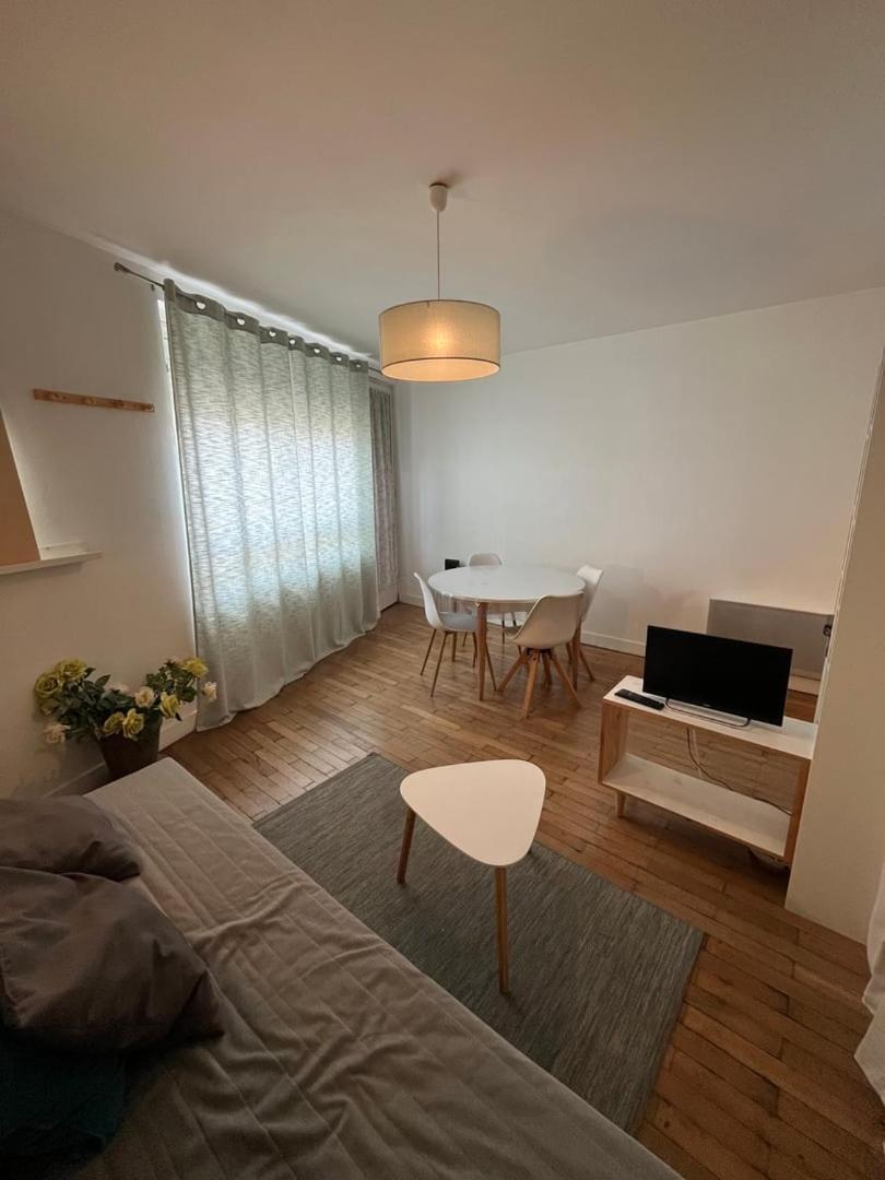 Tours à portée de main Extérieur photo